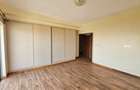 4 Bed Apartment with En Suite at Vihiga Road - 16