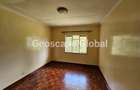 4 Bed House with En Suite in Lavington - 9