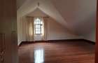5 Bed Townhouse with En Suite at Lavington Road - 9