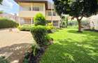 5 Bed House with En Suite in Runda - 1