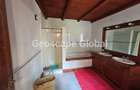 4 Bed House with En Suite in Rosslyn - 7