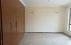 5 Bed Townhouse with En Suite at Horse Shoe Village - 8