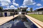 6 Bed Villa with En Suite in Nyari - 1