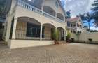 4 Bed Townhouse with En Suite in Lavington - 2