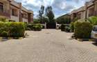 4 Bed Townhouse with En Suite at Gateway Mall - 2