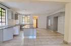 5 Bed Townhouse with En Suite in Kyuna - 2