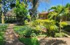 4 Bed House with En Suite in Lavington - 1