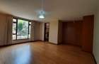 4 Bed Apartment with En Suite in Riverside - 10