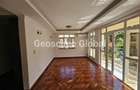5 Bed House with En Suite in Lavington - 2