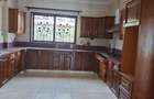 5 Bed Townhouse with En Suite in Lavington - 4
