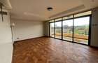 4 Bed Apartment with En Suite in Riverside - 12