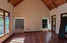 7 Bed House with En Suite in Ridgeways - 15