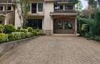 5 Bed Townhouse with En Suite at Lavington - 6