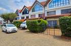 5 Bed Townhouse with En Suite in Brookside - 1