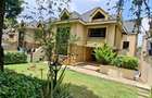 5 Bed Villa with En Suite at Lavington Green - 1