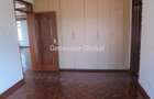 5 Bed House with En Suite in Nyari - 2