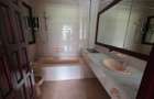 5 Bed Townhouse with En Suite in Muthaiga - 10
