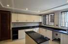 5 Bed Townhouse with En Suite in Lavington - 3
