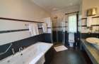 3 Bed House with En Suite in Ridgeways - 2