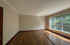 3 Bed Apartment in Riverside - 4