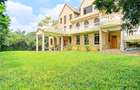 6 Bed House with En Suite at Ridgeways - 13