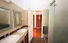 4 Bed Villa with En Suite in Hill View - 7