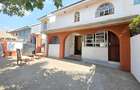 6 Bed Townhouse with En Suite in Langata - 1