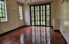 5 Bed Villa with En Suite at Lonetree - 7