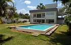 4 Bed House with En Suite at Old Runda - 2