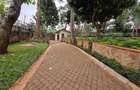 5 Bed House with En Suite in Runda - 2