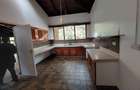 4 Bed House with En Suite at Lake View - 9