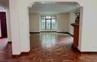 5 Bed Townhouse with En Suite at Othaya Road - 4