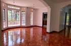 5 Bed House with En Suite in Rosslyn - 2