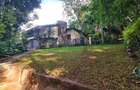 5 Bed House with En Suite at Lavington - 1