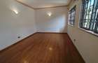 5 Bed Townhouse with En Suite in Westlands Area - 11