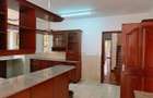 5 Bed House with En Suite at Rosslyn - 9