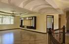6 Bed House with En Suite in Runda - 2