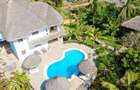 6 Bed Townhouse with En Suite in Watamu - 1