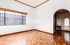 5 Bed Townhouse with En Suite in Brookside - 9