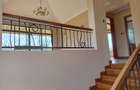 4 Bed House with En Suite in Ridgeways - 15