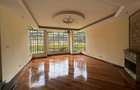 5 Bed Townhouse with En Suite in Lavington - 4