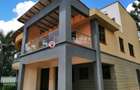 5 Bed Townhouse with En Suite at Lavington - 3