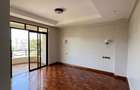 4 Bed Apartment with En Suite at Riverside Drive - 5