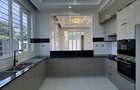 5 Bed House with En Suite in Eastern ByPass - 11