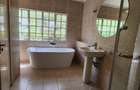 4 Bed House with En Suite in Lavington - 12