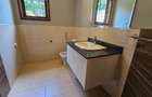 4 Bed House with En Suite in Runda - 16