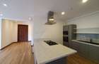 3 Bed Apartment with En Suite in Spring Valley - 8