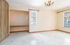 2 Bed Apartment with En Suite in Lavington - 7