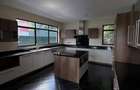 5 Bed Townhouse with En Suite in Lavington - 4