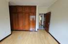 5 Bed House with En Suite in Lavington - 17